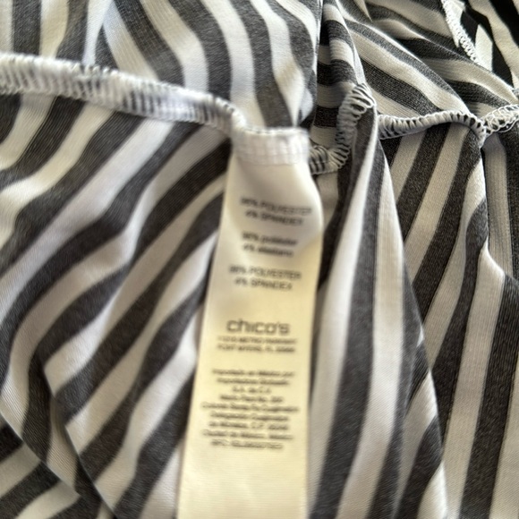 Chico’s Petite Isla Capri Peek-A-Boo Cutout Black & White Striped Top 🥳HP🥳🥳 - Picture 5 of 6